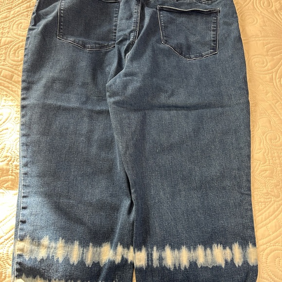 ✂️Chico's Blue Straight Leg Jeans with White Accents - Picture 6 of 7